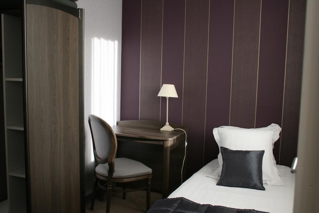 Hostellerie De La Quenoeuille Marquise Phòng bức ảnh